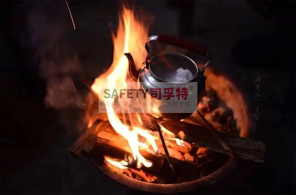 經(jīng)典永不過時,“圍爐煮茶”掀起新式社交風「司孚特圍爐茶桌」(圖1) 經(jīng)典永不過時,“圍爐煮茶”掀起新式社交風「司孚特圍爐茶桌」(圖1)